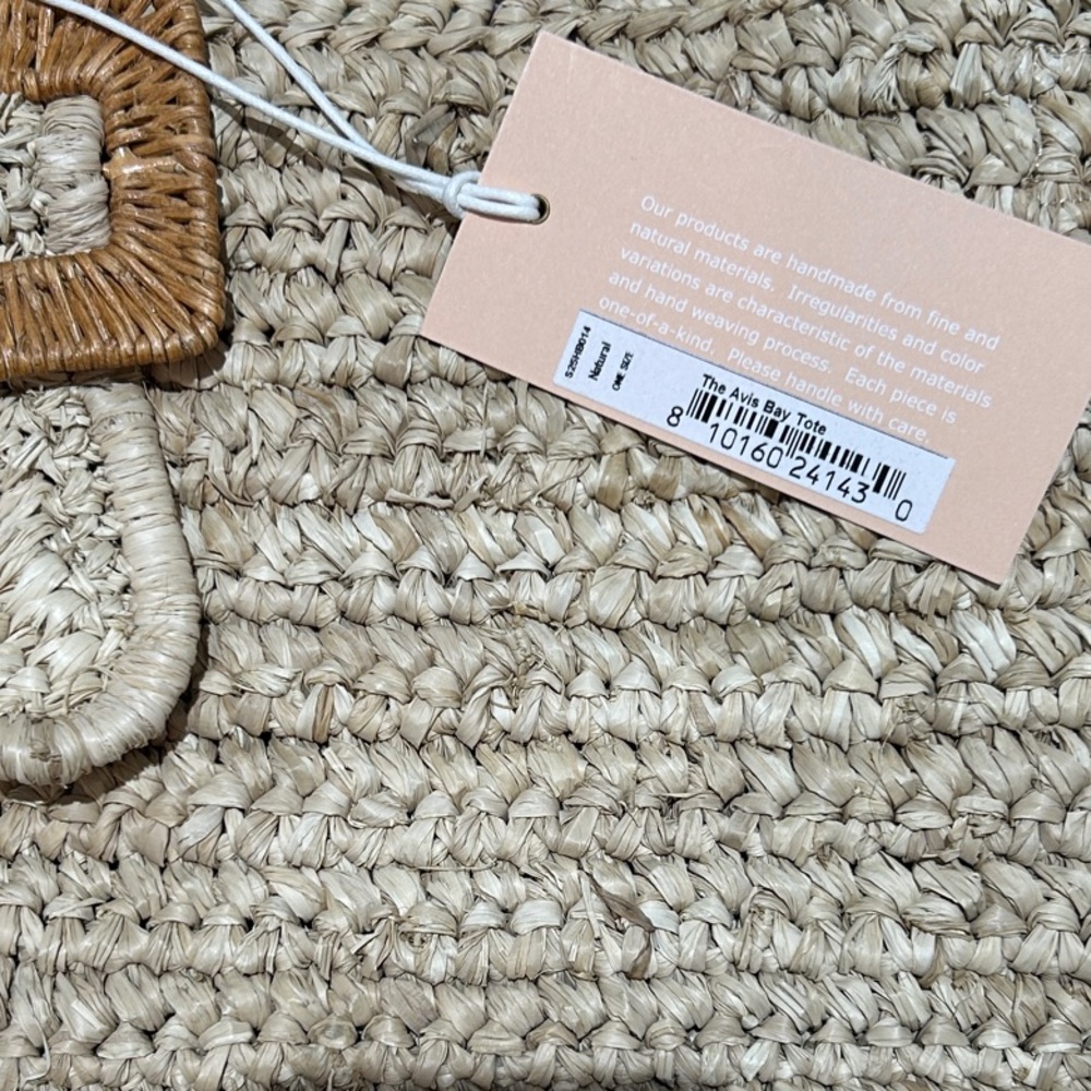 NWT Pamela Munson The Avis Bay Oversized Tote-Natural Wovan Raffia-Buckle Detail - Picture 13 of 16
